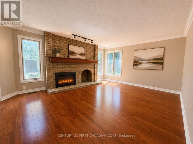 Building Photo - 179 Sunnyside Dr
