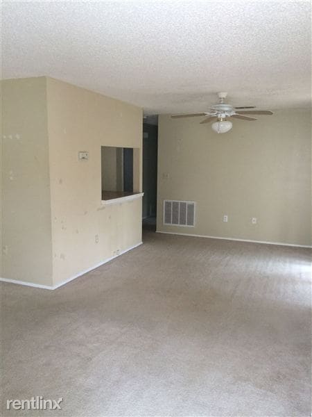 Primary Photo - 131 Sabal Ct