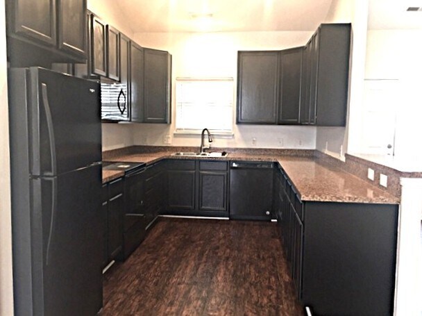 Building Photo - 335 Savannah River Dr