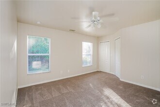 Building Photo - 725 Kari Cir