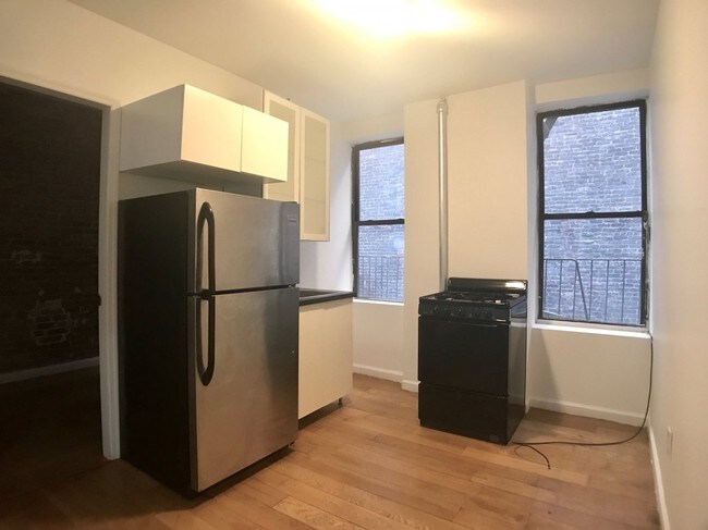 Building Photo - 1722 Amsterdam Ave