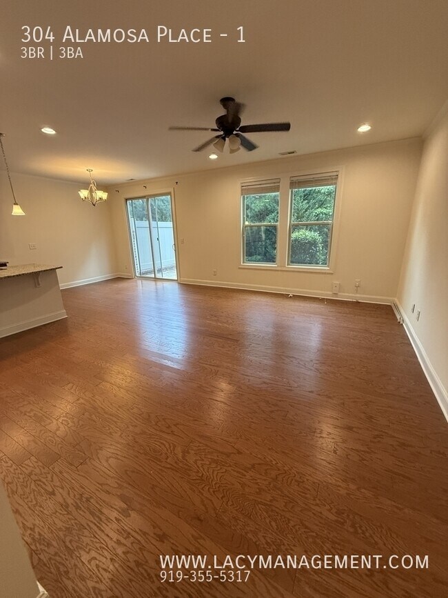 Building Photo - 304 Alamosa Pl
