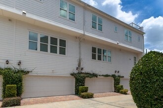 Building Photo - 8711 Oak Kolbe Ln
