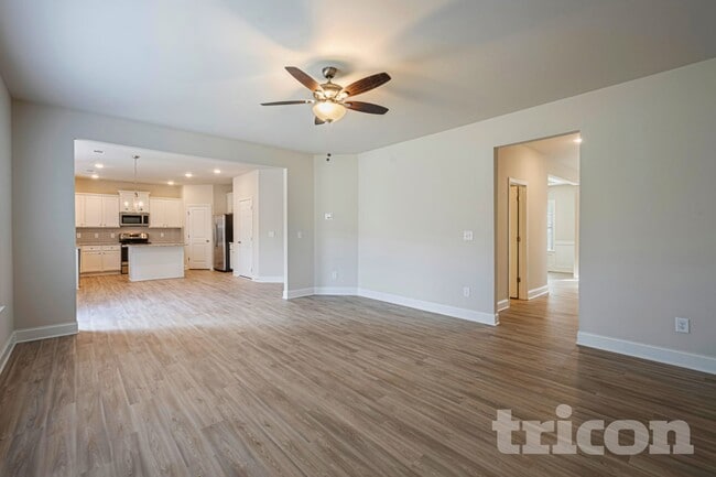 Foto del edificio - 227 Margrave Dr