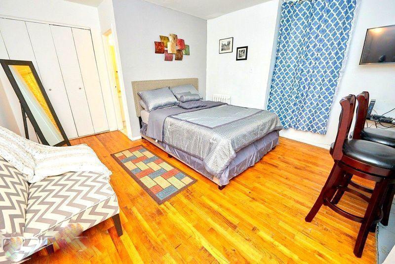 Primary Photo - 213 6th Ave