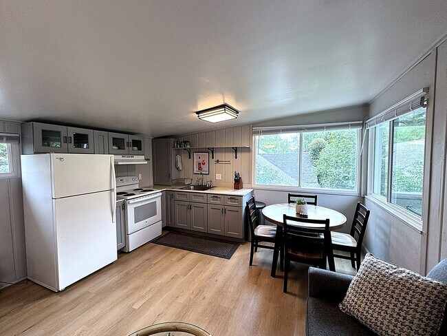 Foto del edificio - 2607 Glenwood Ln