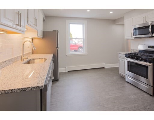 Building Photo - 259 Calvary St