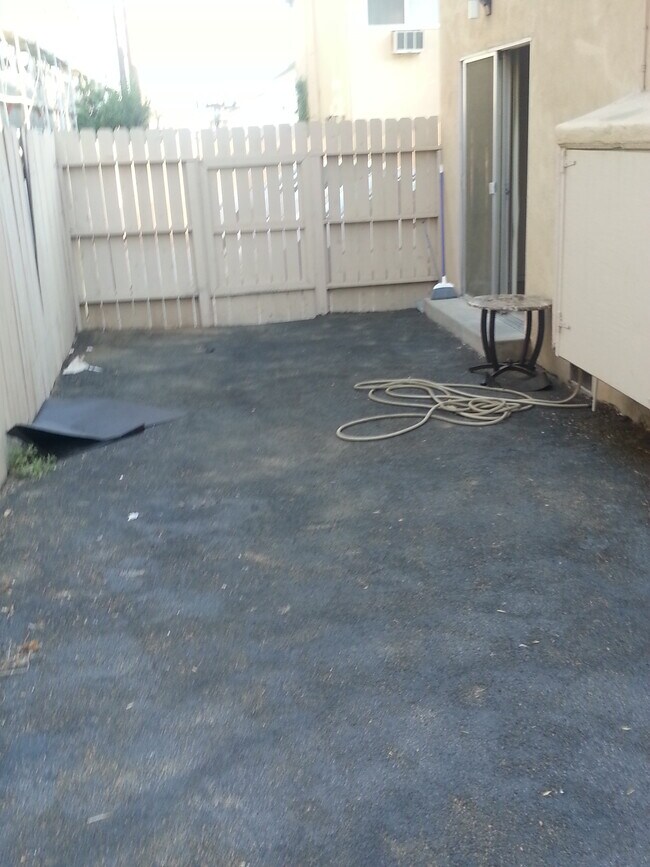 Foto del edificio - 8444 Amigo Ave