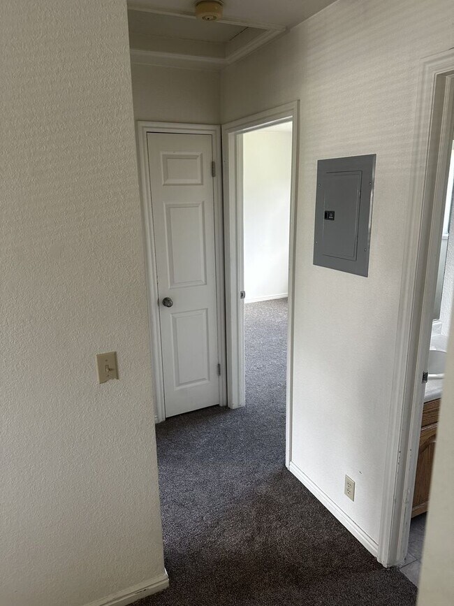 Building Photo - For a limited time sign for $1295 a month