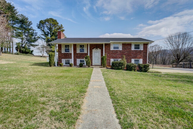 Building Photo - 145 Keystone Dr