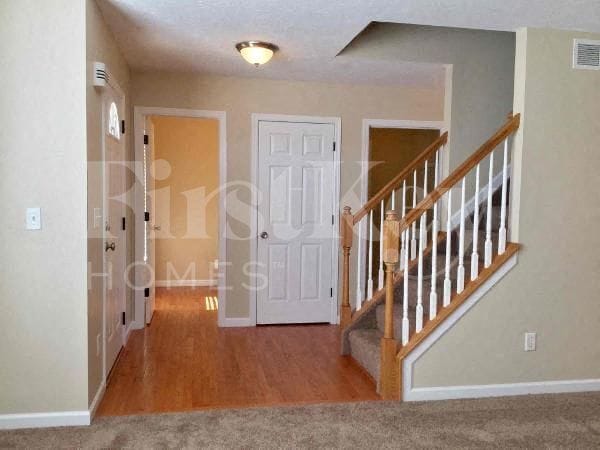 Foto del edificio - 7568 Sycamore Woods Ln