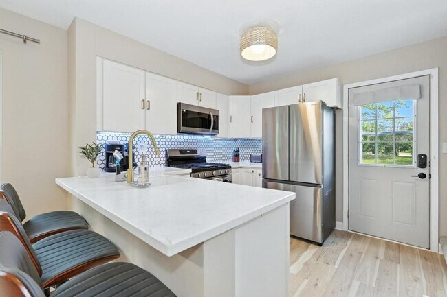 Building Photo - 2621 Wingate Ct