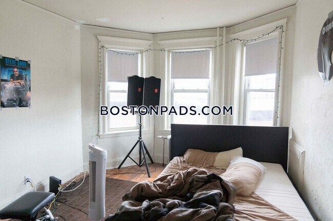 Building Photo - 1163 Boylston St