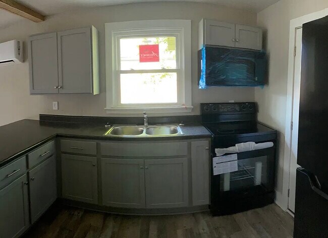 Foto del edificio - 710 Riverview Dr