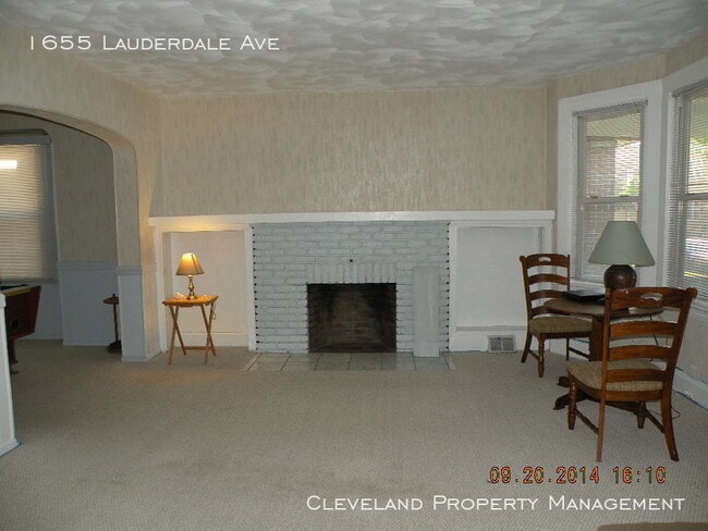 Building Photo - Lovely Lakewood Colonial.