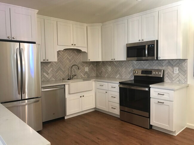 Kitchen - 3162 Juniper St