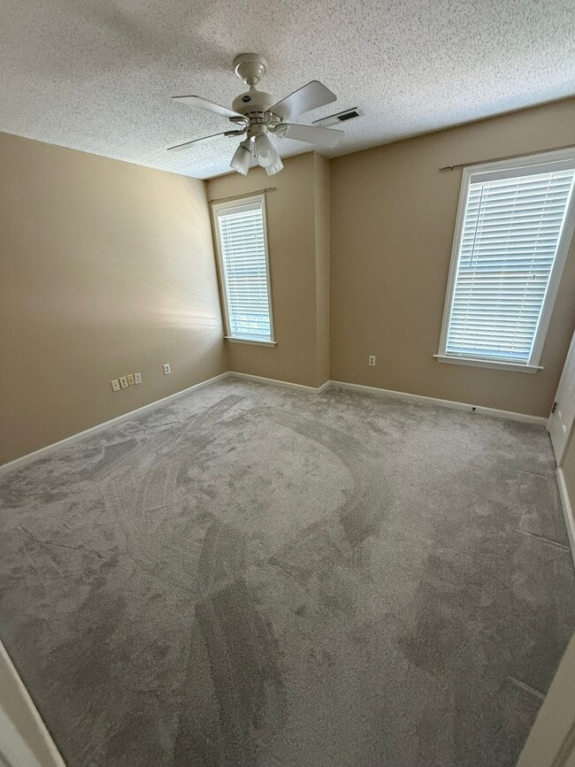 Building Photo - 3317 Sumter Dr
