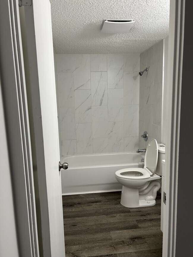 Photo du bâtiment - 727 5th Ave N