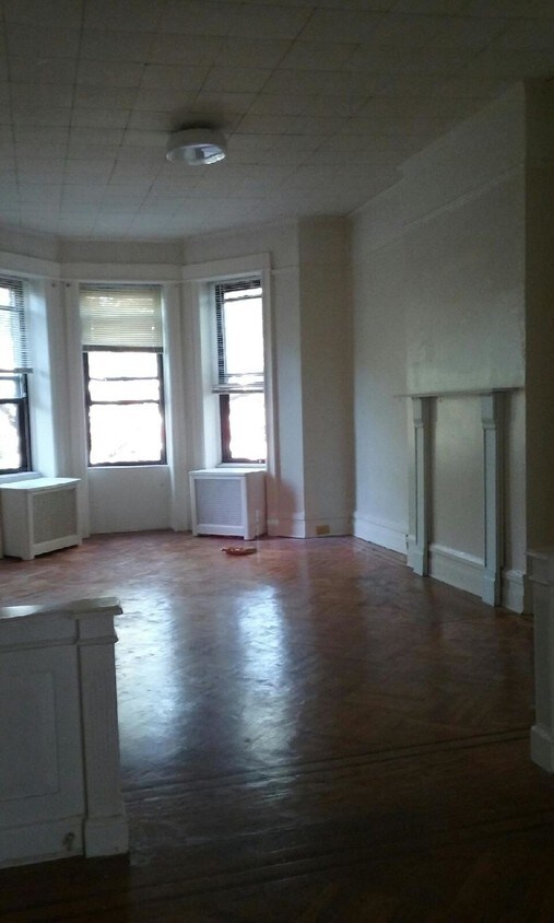 Foto principal - 302 Windsor Place