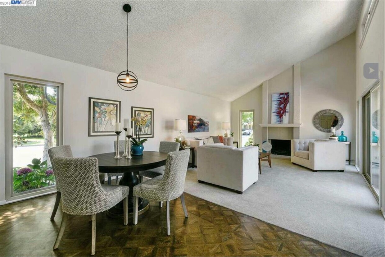 Photo - 3350 Fir Ave - 2 bedroom | 2 bathroom | Townhouse