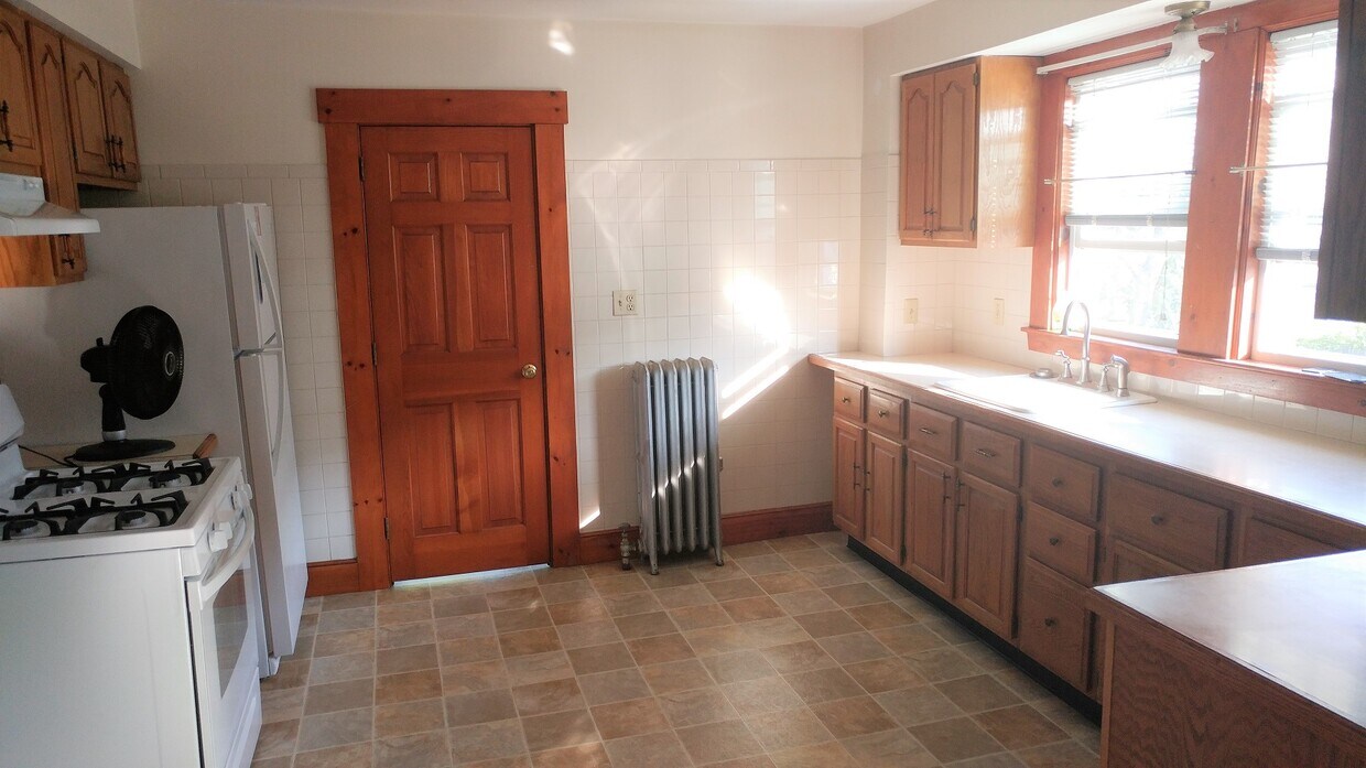 13 Edenfield Ave Unit 2, Watertown, MA 02472 Apartments in Watertown