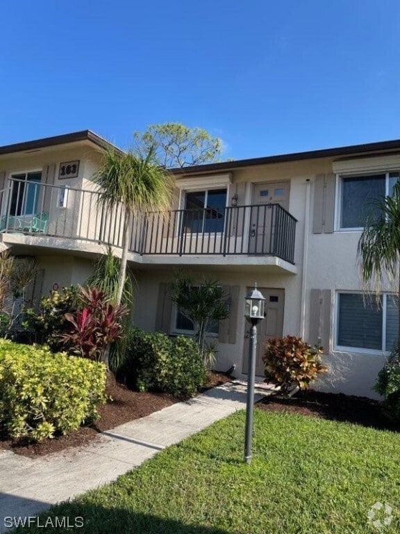 The Glades Apartments for Rent with Extra Storage Naples, FL 2