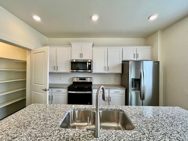Building Photo - Beautiful Brand New Construction Home In M...