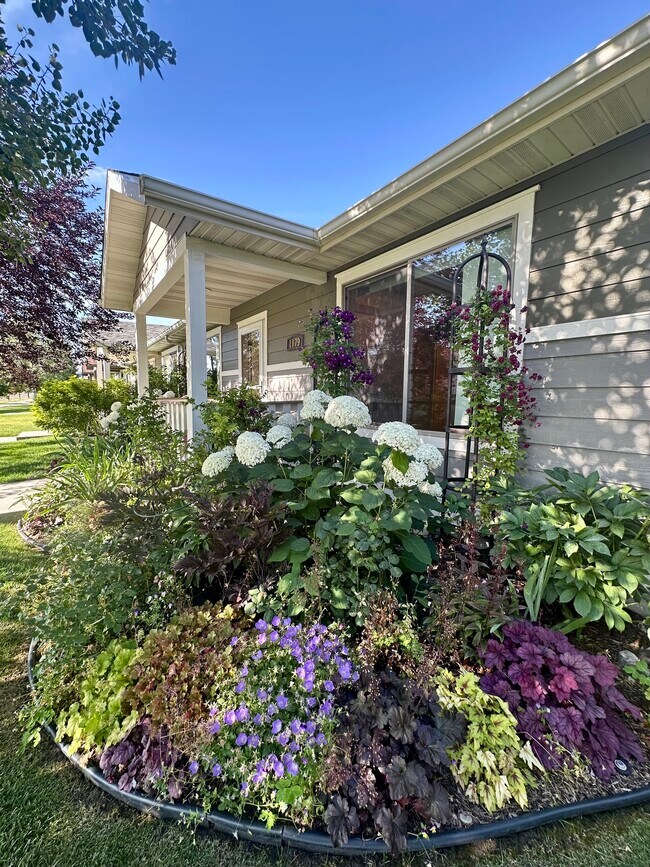 Foto del edificio - 1079 Cottonwood Rd