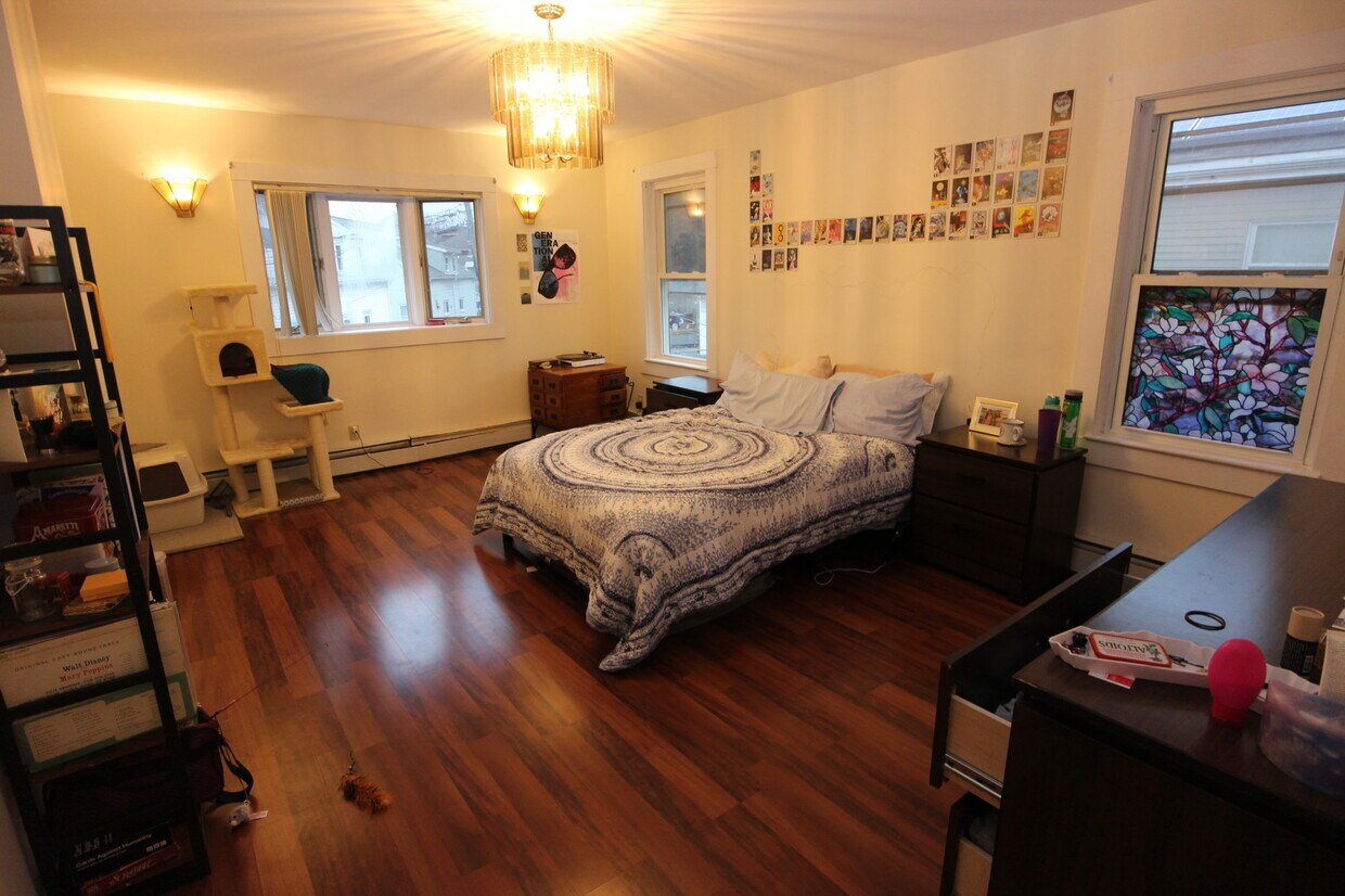 Foto principal - 414 Western Ave