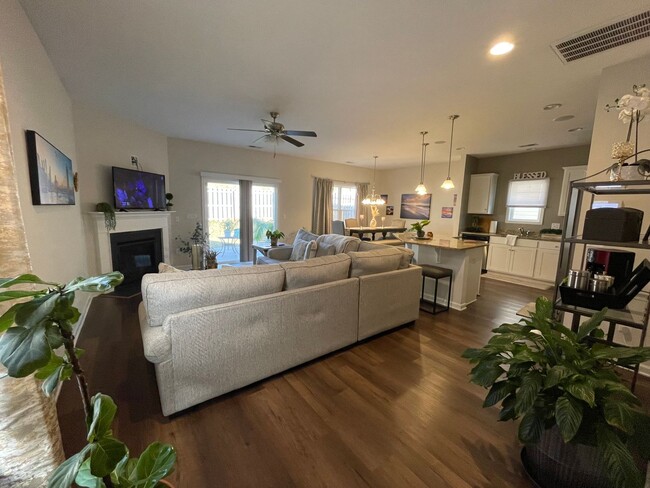 Foto del edificio - Highland Park - Easley - Furnished or Unfu...