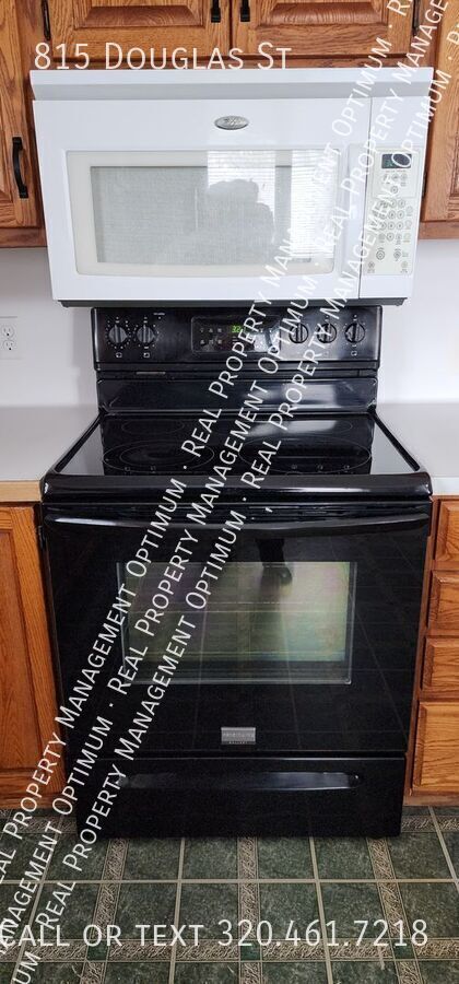 Foto del edificio - 815 Douglas St