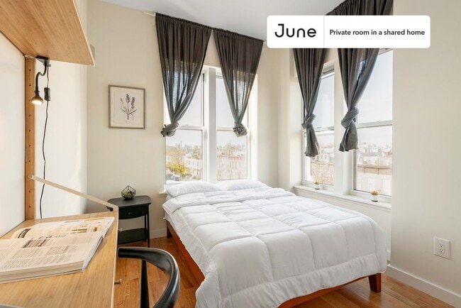 Building Photo - Stylish Private ROOM in Bedford-Stuyvesant