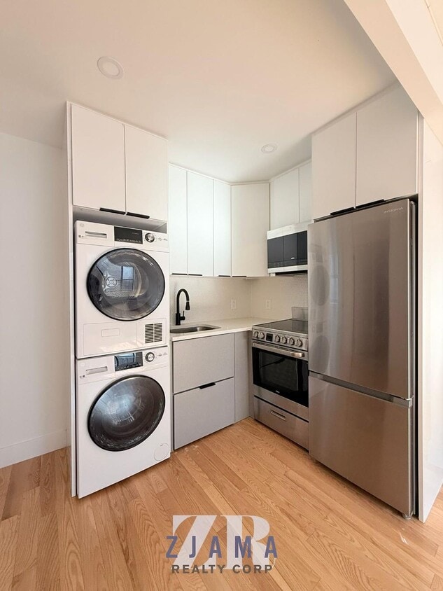 Primary Photo - 90 E 18th St