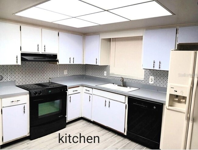 Foto del edificio - 2734 Fireside Ct