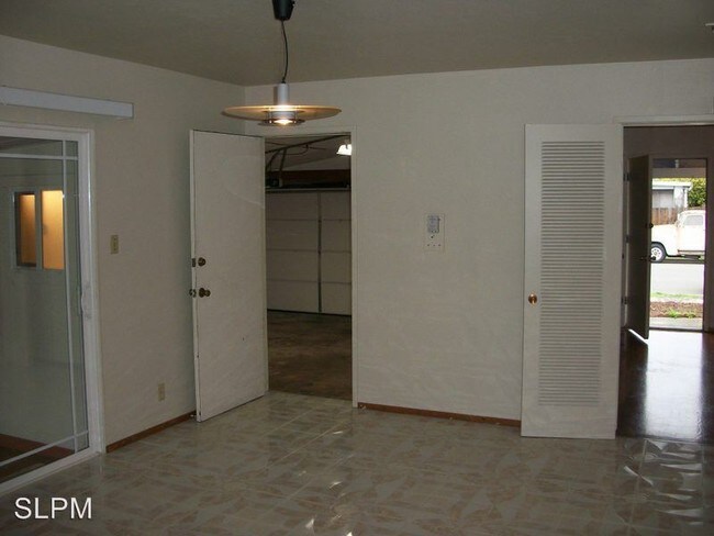 Foto del edificio - 3 br, 1.5 bath House - 536 Celia Street