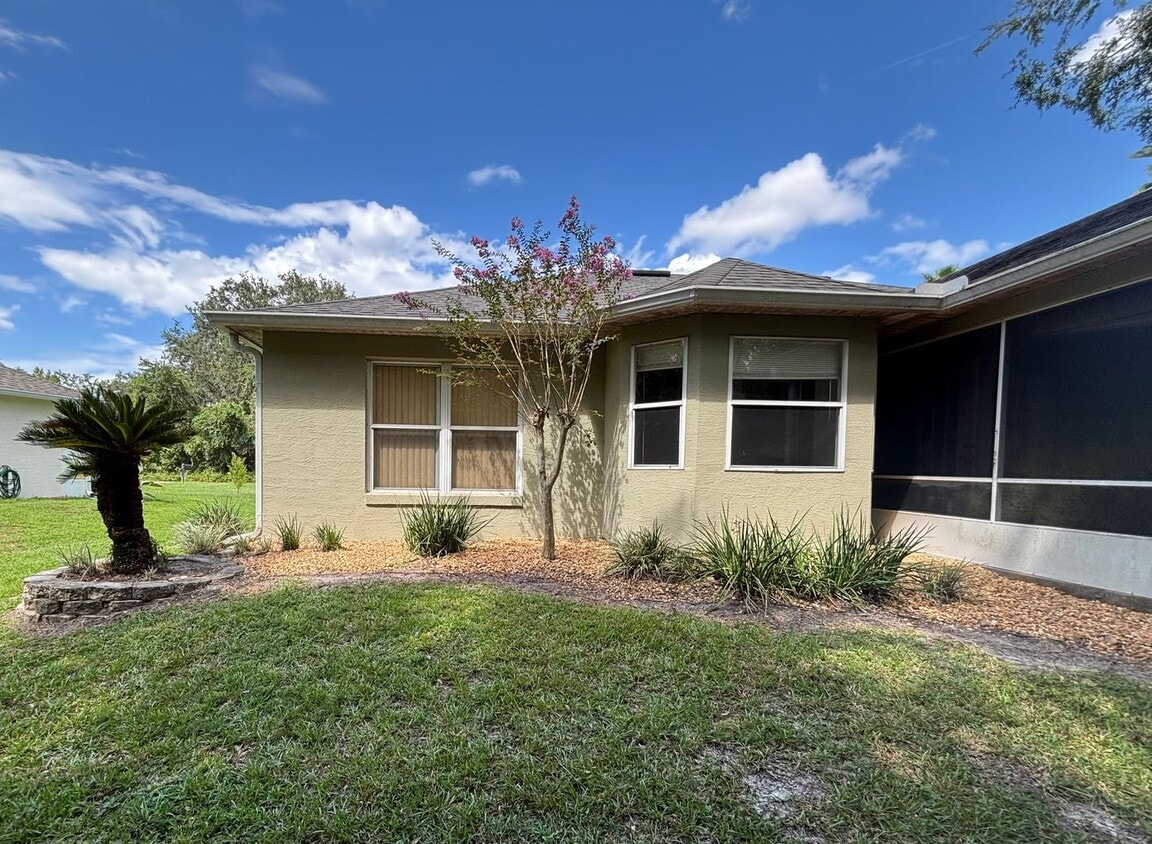 Building Photo - Welcome Home to Quail Hollow Riverfront Co...