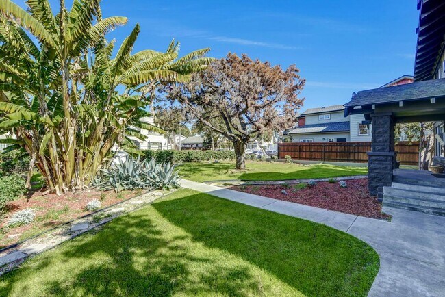 Foto del edificio - 1048 E 5th St