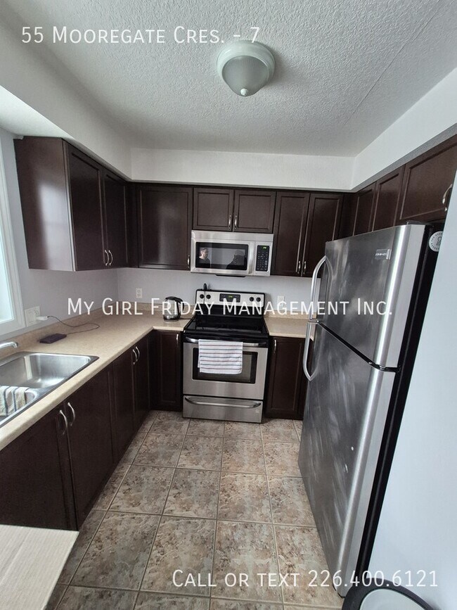 Photo du bâtiment - Bright and Spacious Townhome