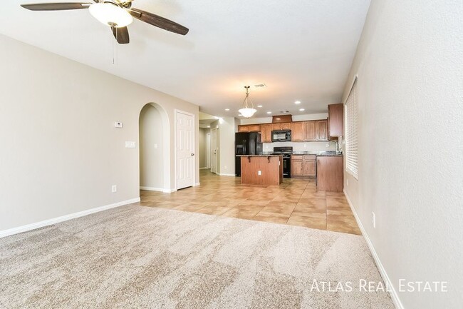Building Photo - Lovely 4-Bedroom Home with Bedroom Downsta...