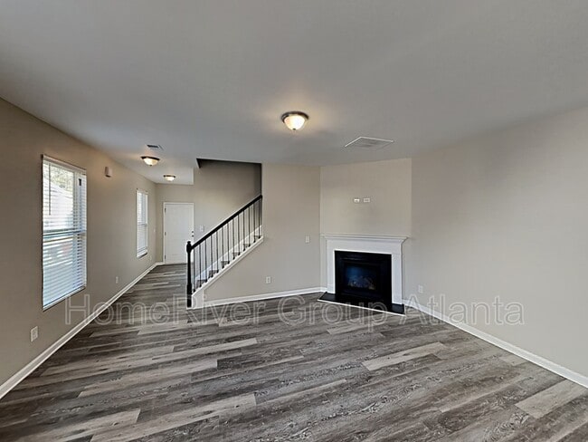 Building Photo - 6467 Woodwell Dr
