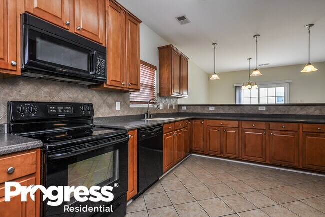 Building Photo - 617 Twain Town Dr