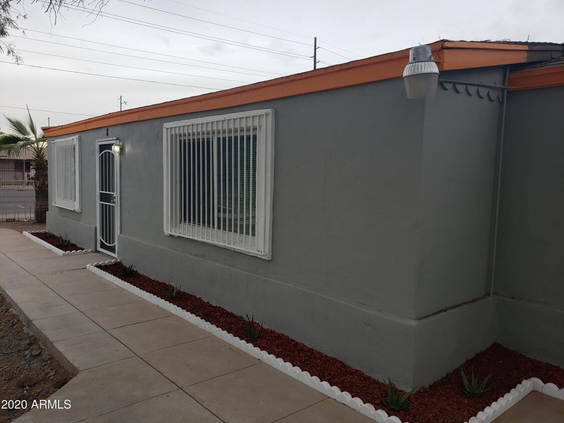 Primary Photo - 909 S 35th Ave