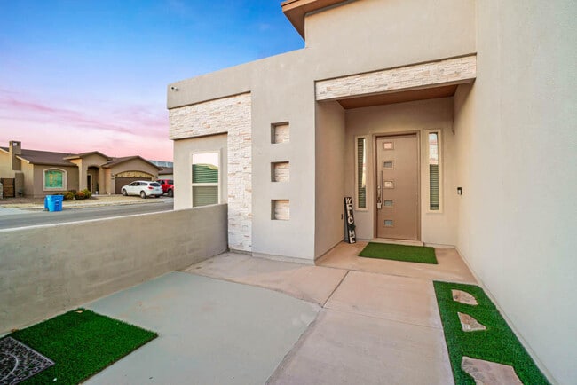 Building Photo - 13847 Sandy Pne Wy