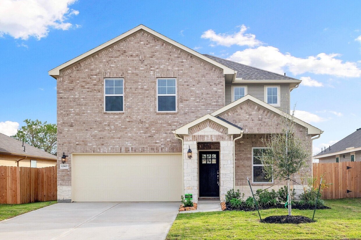 Foto principal - 12907 Royal Ann Wy