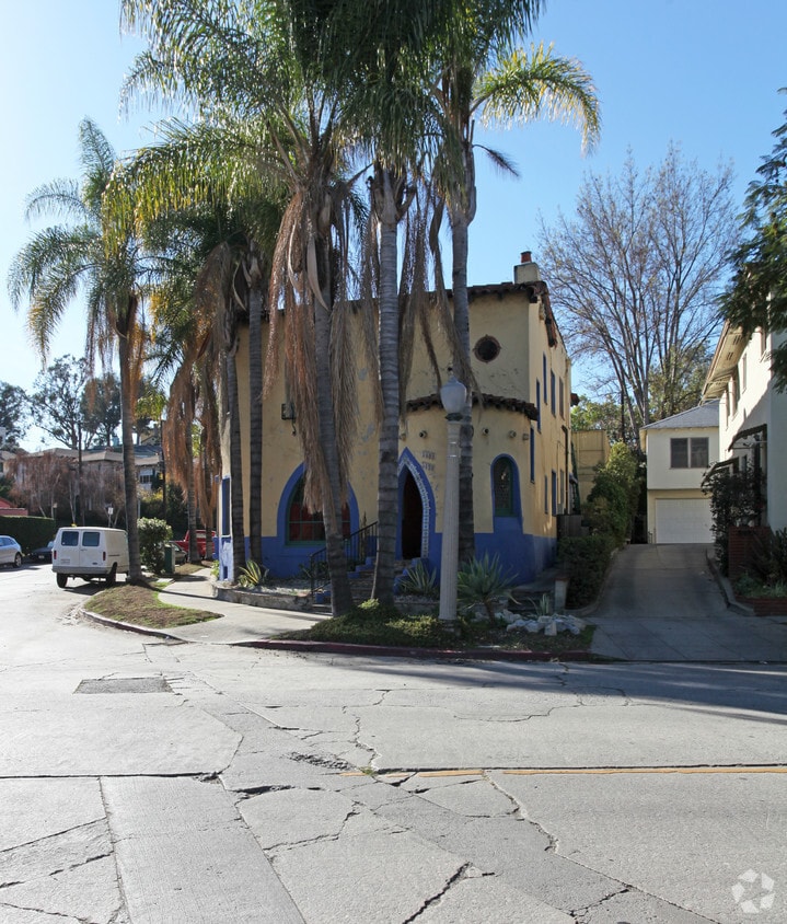 Building Photo - 3488-3490 Rowena Ave