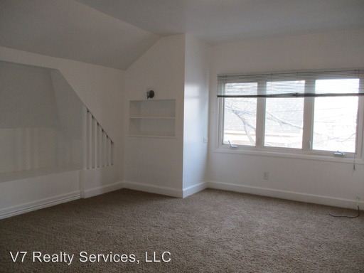 Building Photo - 210 N State St