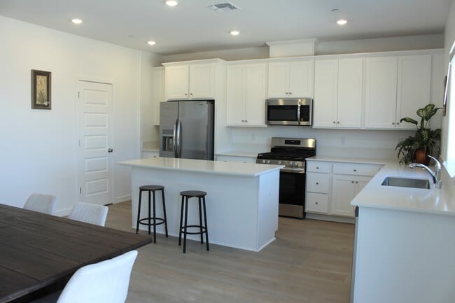 Building Photo - 12663 Snowy Owl Way