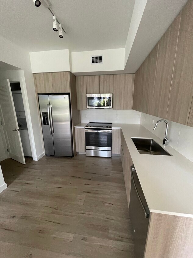 Foto principal - 7214 W 4th Ave