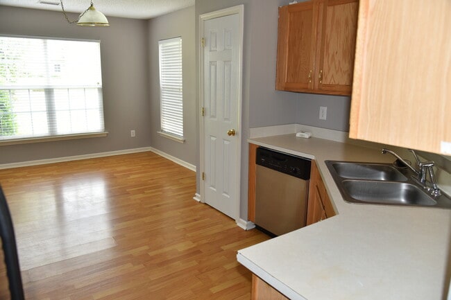 Building Photo - 7523 Eben Dr