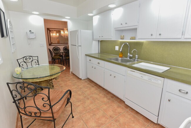 Foto del edificio - 405 N Ocean Blvd